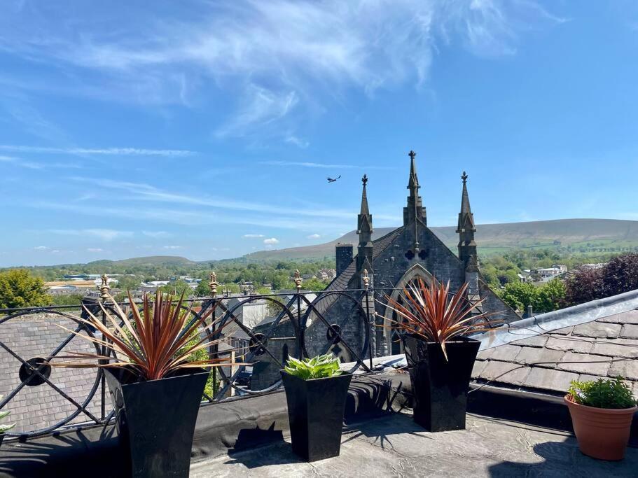 Boutique Penthouse Apartment With Rooftop Terrace Clitheroe Eksteriør billede
